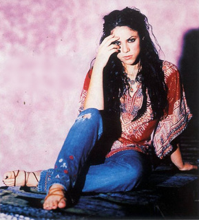 Shakira feet photo thumbnail