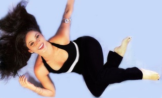 Shakira feet photo thumbnail