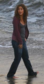 Shakira feet photo thumbnail