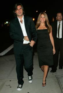 Shakira feet photo thumbnail