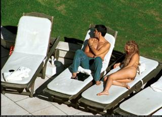 Shakira feet photo thumbnail