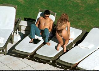 Shakira feet photo thumbnail