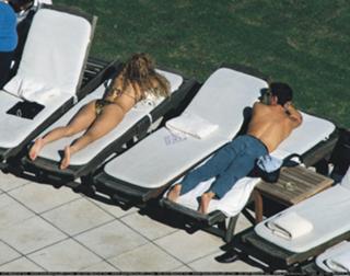 Shakira feet photo thumbnail