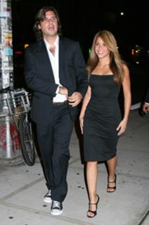 Shakira feet photo thumbnail