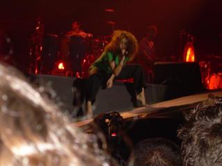 Shakira feet photo thumbnail