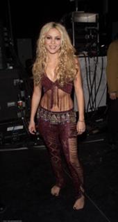 Shakira feet photo thumbnail