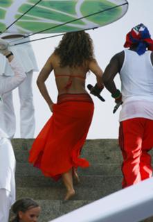 Shakira feet photo thumbnail