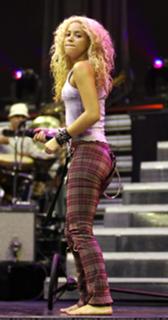 Shakira feet photo thumbnail
