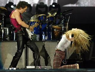 Shakira feet photo thumbnail
