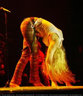 Shakira feet photo thumbnail