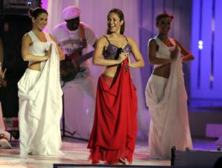 Shakira feet photo thumbnail