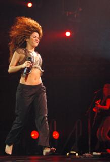 Shakira feet photo thumbnail