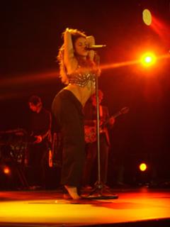 Shakira feet photo thumbnail
