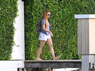 Shakira feet photo 4