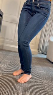 Shakira feet photo 9
