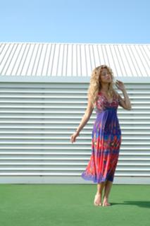 Shakira feet photo thumbnail