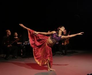 Shakti Mohan feet photo 3