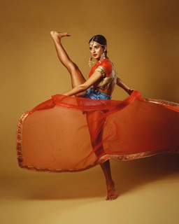 Shakti Mohan feet photo 4