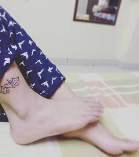 Shalini Pandey feet photo 1