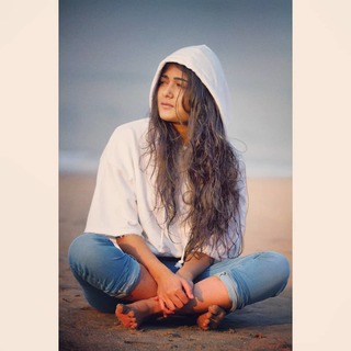 Shalini Pandey feet photo 2