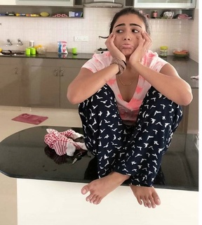 Shalini Pandey feet photo 20