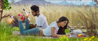 Shalini Pandey feet photo 8
