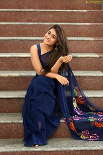 Shalini Pandey feet photo 19