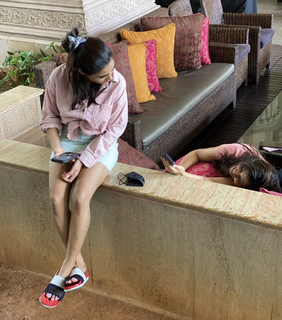 Shalini Pandey feet photo 6