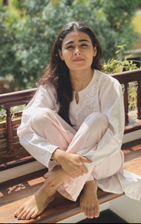 Shalini Pandey feet photo 1