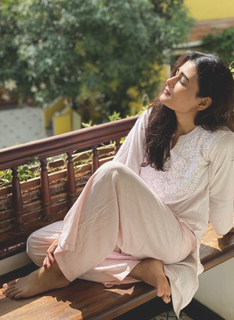 Shalini Pandey feet photo 20
