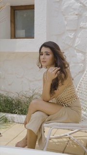 Shalini Pandey feet photo 14