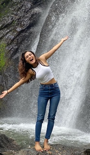 Shalini Pandey feet photo 10