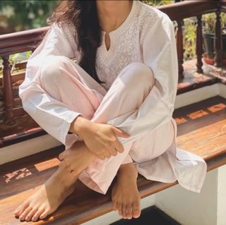 Shalini Pandey feet photo 16