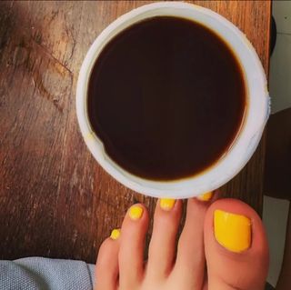 Shalini Pandey feet photo 12