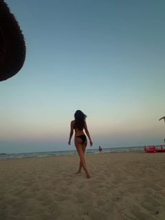 Shalini Pandey feet photo 2
