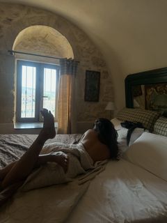 Shalini Pandey feet photo 4