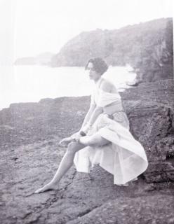 Shalom Harlow feet photo 13