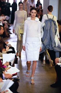 Shalom Harlow feet photo 3