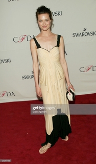 Shalom Harlow feet photo 17