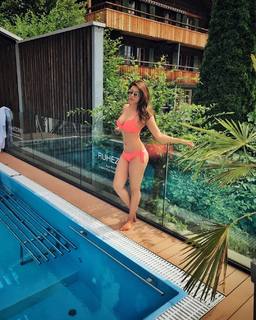 Shama Sikander feet photo 12