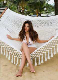 Shama Sikander feet photo 6