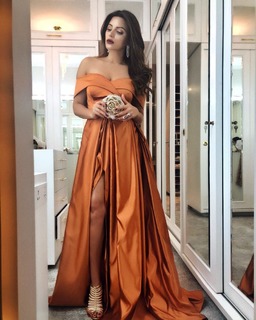Shama Sikander feet photo 3