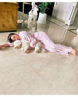 Shama Sikander feet photo 6