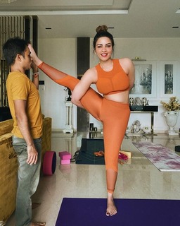Shama Sikander feet photo 12