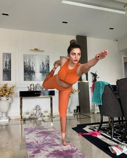 Shama Sikander feet photo 11