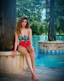 Shama Sikander feet photo 12
