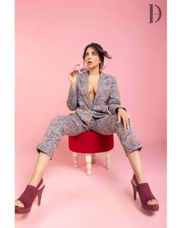 Shama Sikander feet photo 5