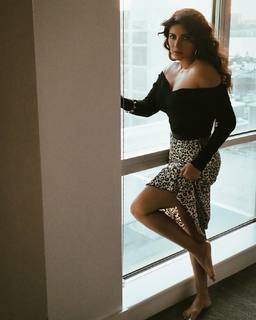 Shama Sikander feet photo 4