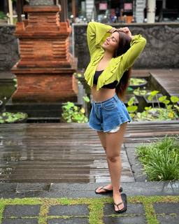 Shama Sikander feet photo 19