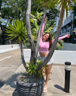 Shama Sikander feet photo 7